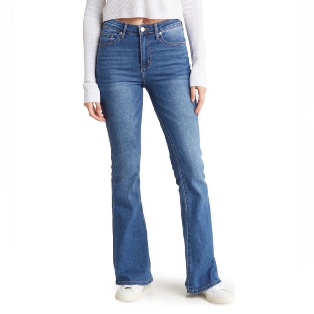 Abound Women's 28 Mid-Rise Flare Jean